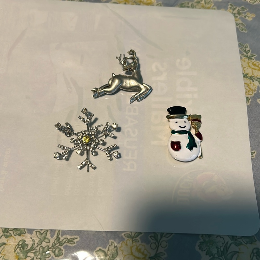 Winter themed brooches (set of 3)